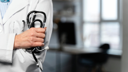 Xử trí, sơ cấp cứu tất cả các bệnh lý nội, ngoại khoa.